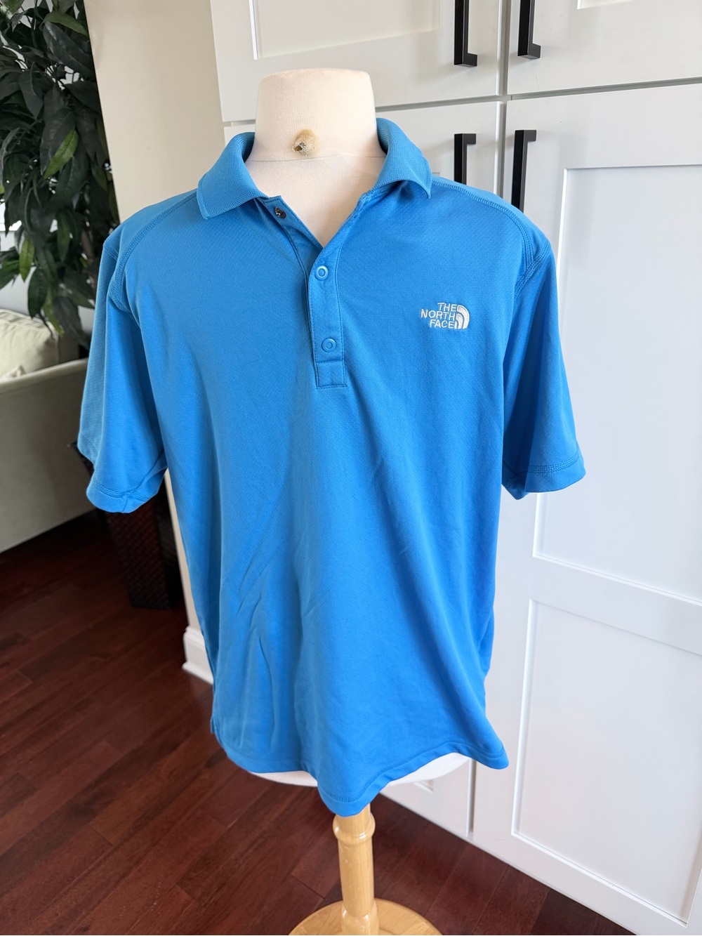 The North Face Men's Bright Blue Polo Shirt small